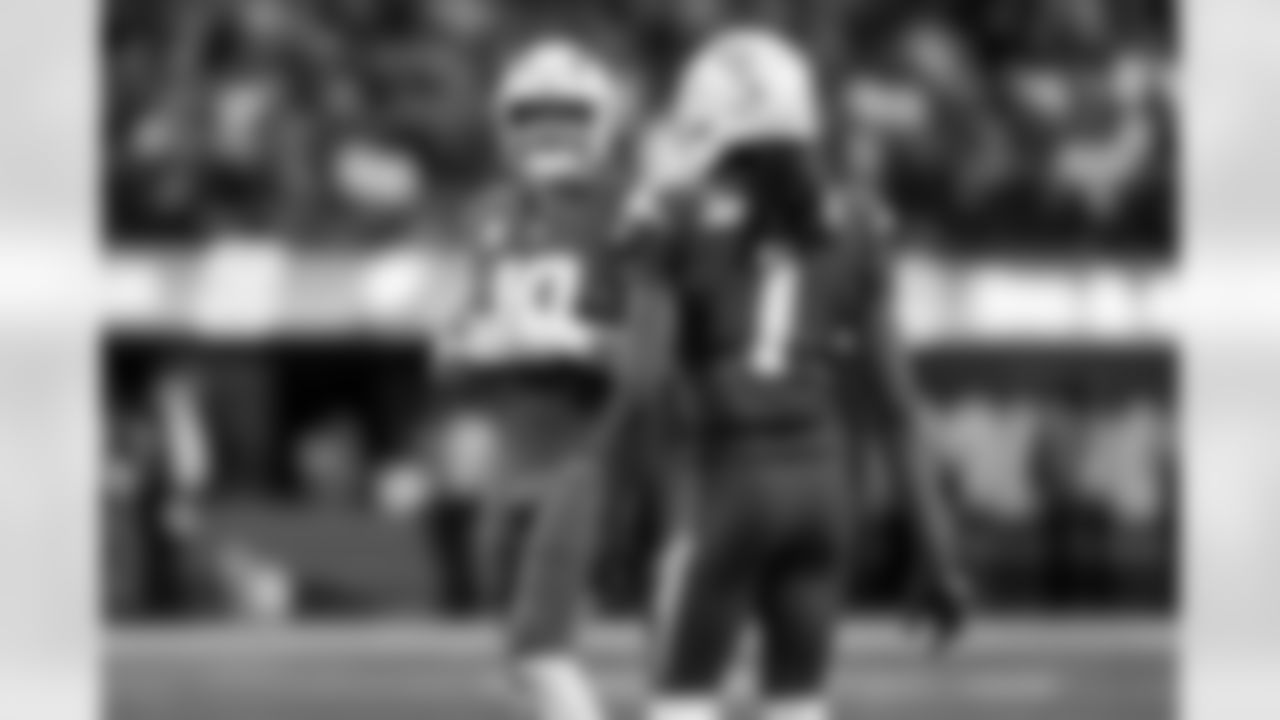 QB Justin Herbert (10)