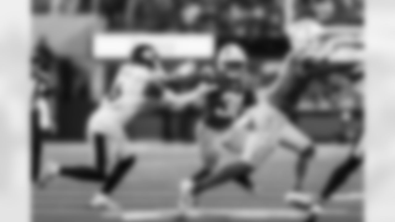 RB Kimani Vidal (30)