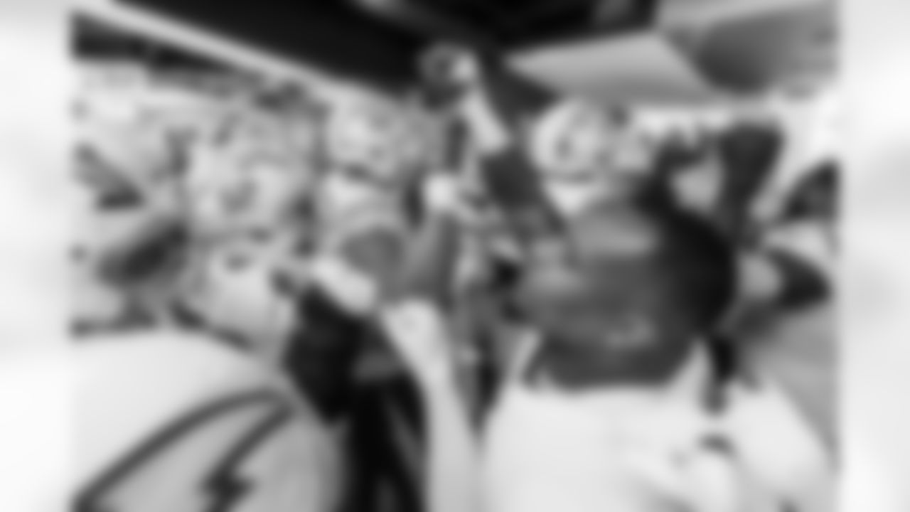 Check out the best shots from the Chargers Week 16 matchup against the Cowboys!