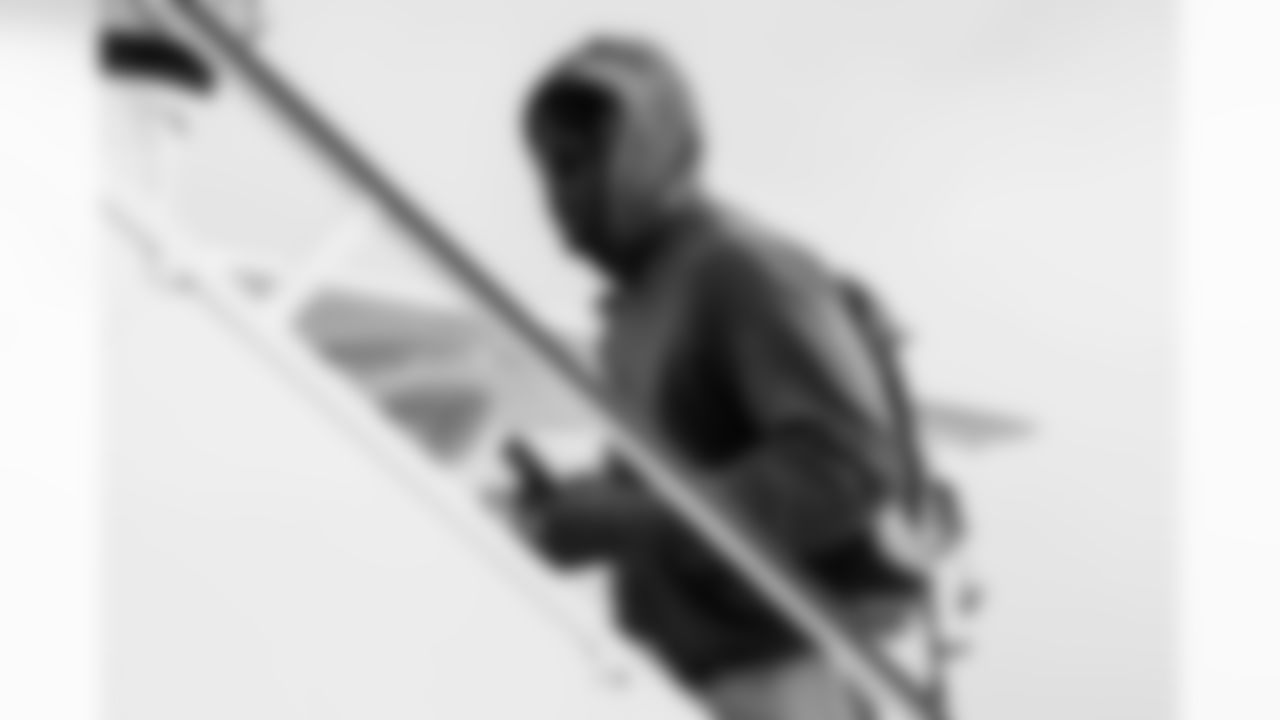 OLB Kyle Kennard (54)