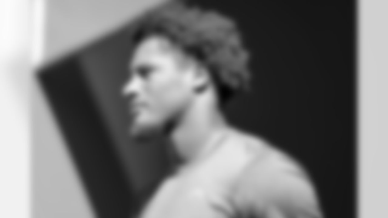 TE Oronde Gadsden (86)