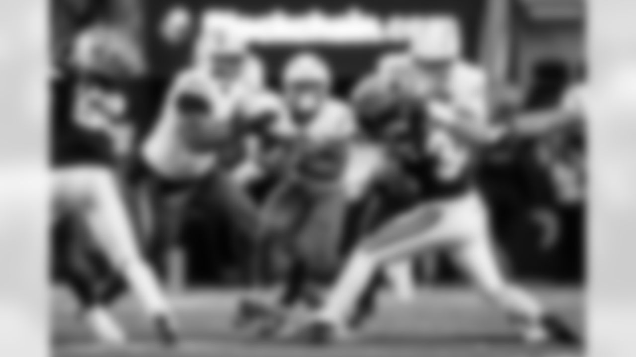 Check out the best shots from the Chargers Week 16 matchup against the Cowboys!