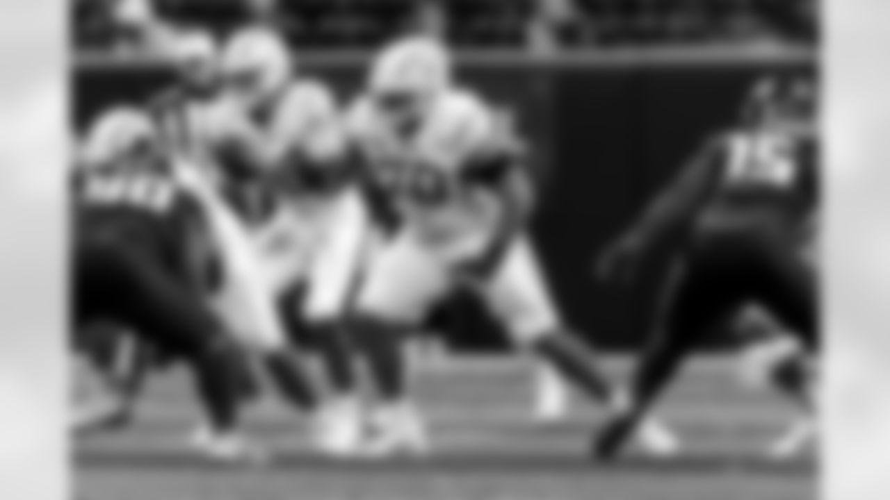 The Los Angeles Chargers play the Atlanta Falcons on Sunday, December 1, 2024 at Mercedes-Benz Stadium in Atlanta, GA.
[FINAL SCORE: LAC 17 - ATL 13]