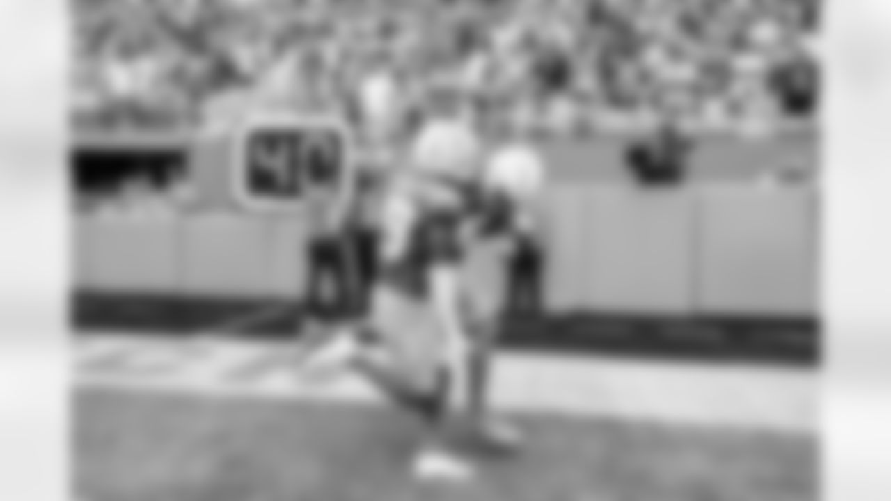 CB Tarheeb Still (29) and S Derwin James Jr. (3)