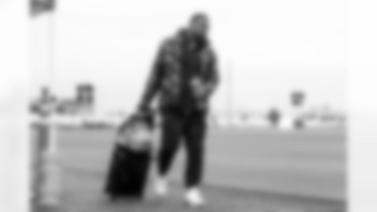 OLB Khalil Mack (52)