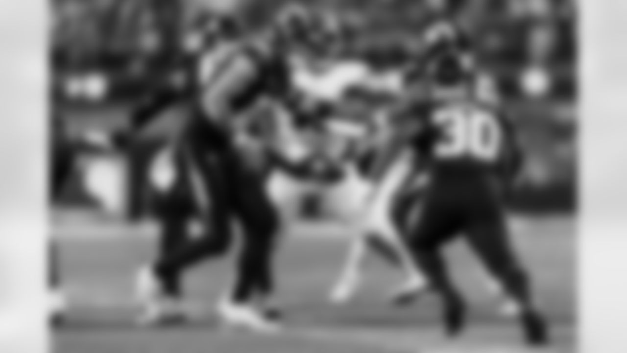 Check out the best shots from the Chargers Week 8 matchup against the Vikings!