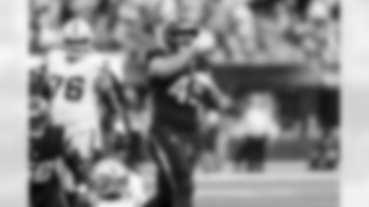 OLB Tuli Tuipulotu (45)