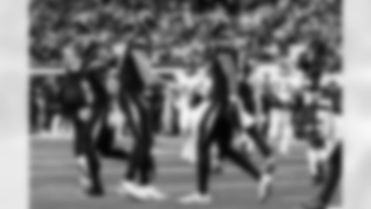 Check out the best shots from the Chargers Week 8 matchup against the Vikings!