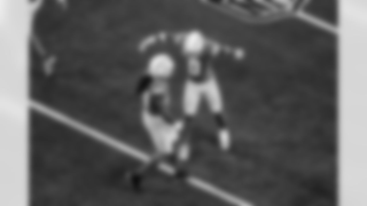 OLB Bud Dupree (48) and LB Daiyan Henley (0)