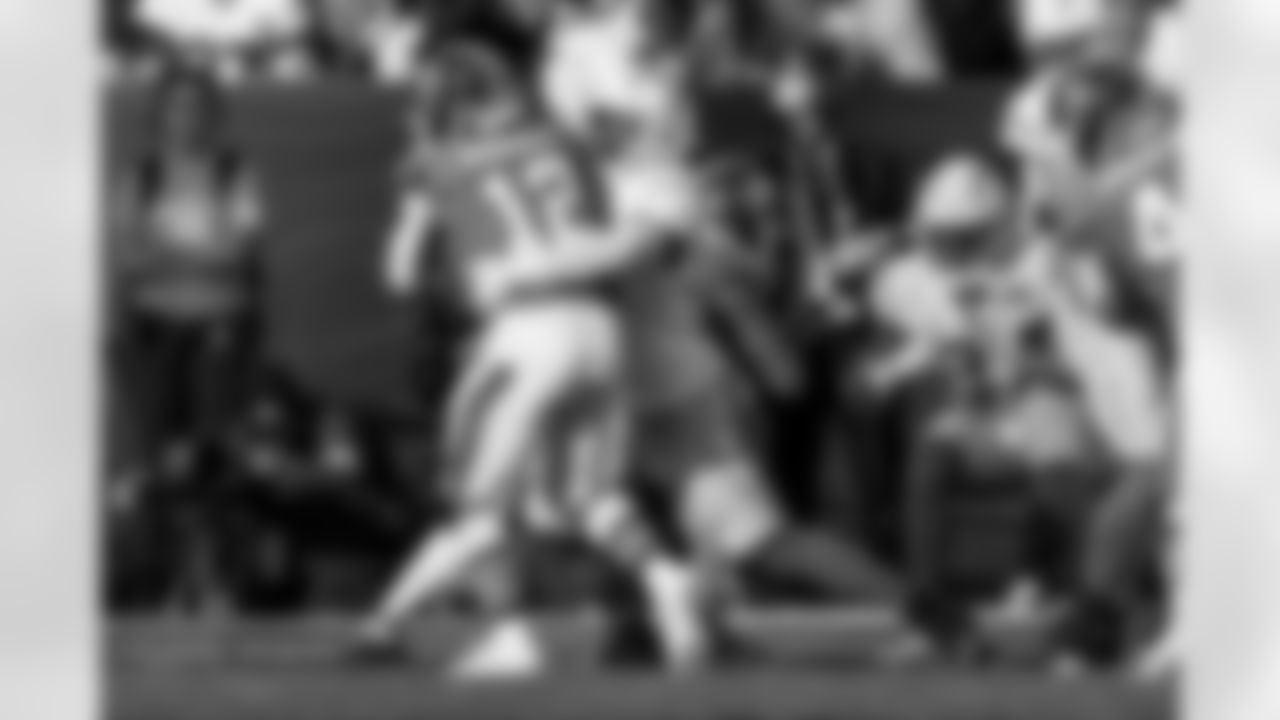 Check out the best shots from the Chargers Week 18 matchup against the Broncos!