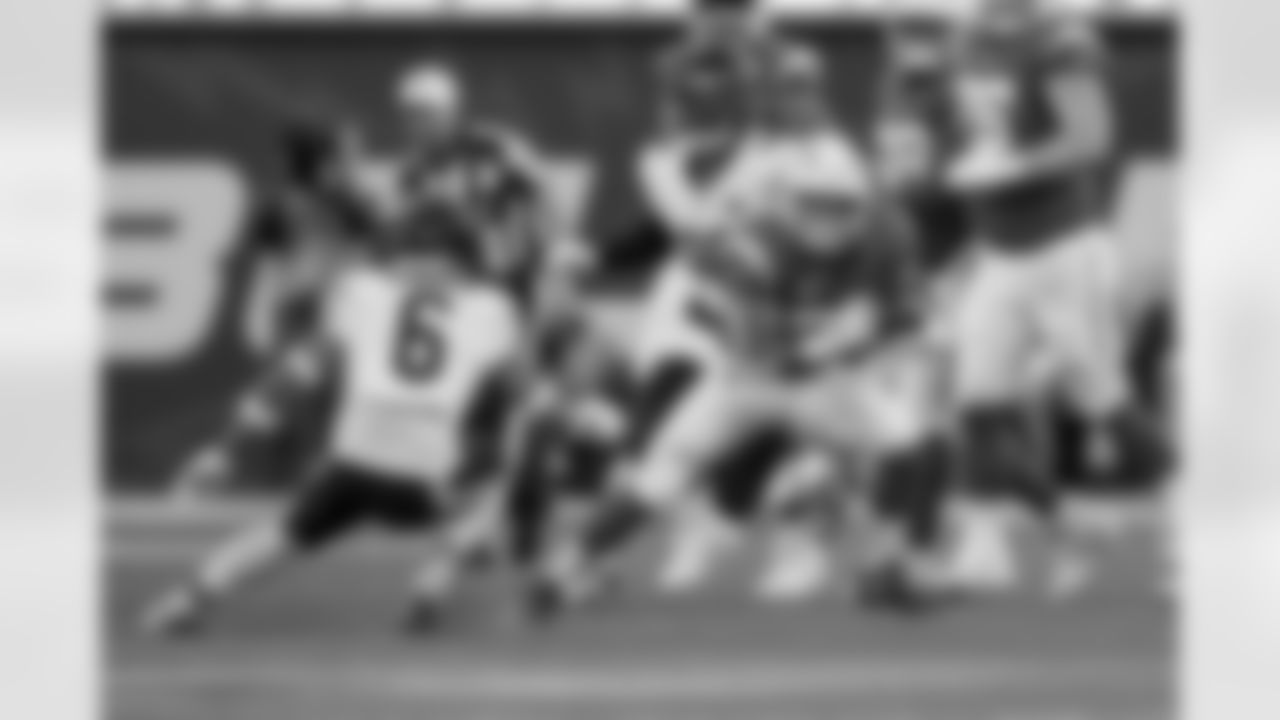 The Los Angeles Chargers play the Chicago Bears on Sunday, October 29, 2023 at SoFi Stadium in Inglewood, CA.
[FINAL SCORE: LAC 30 - CHI 13]