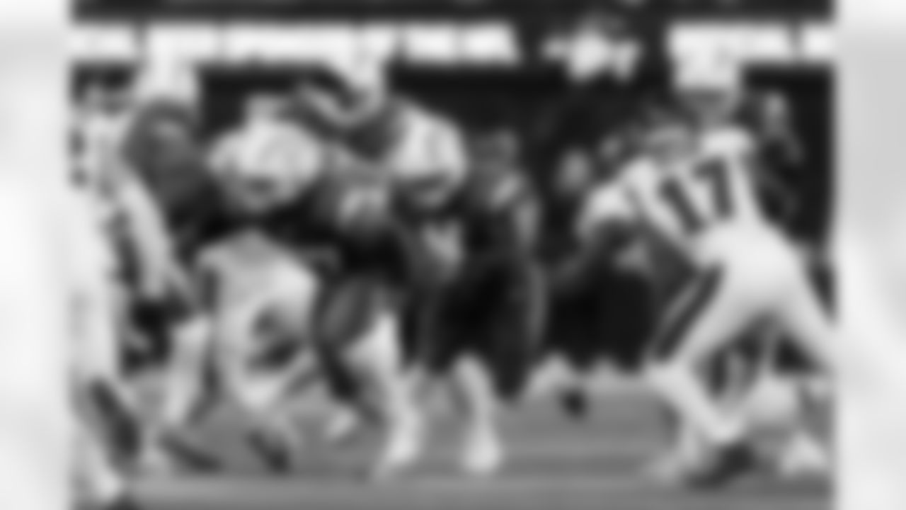 RB Kimani Vidal (30)