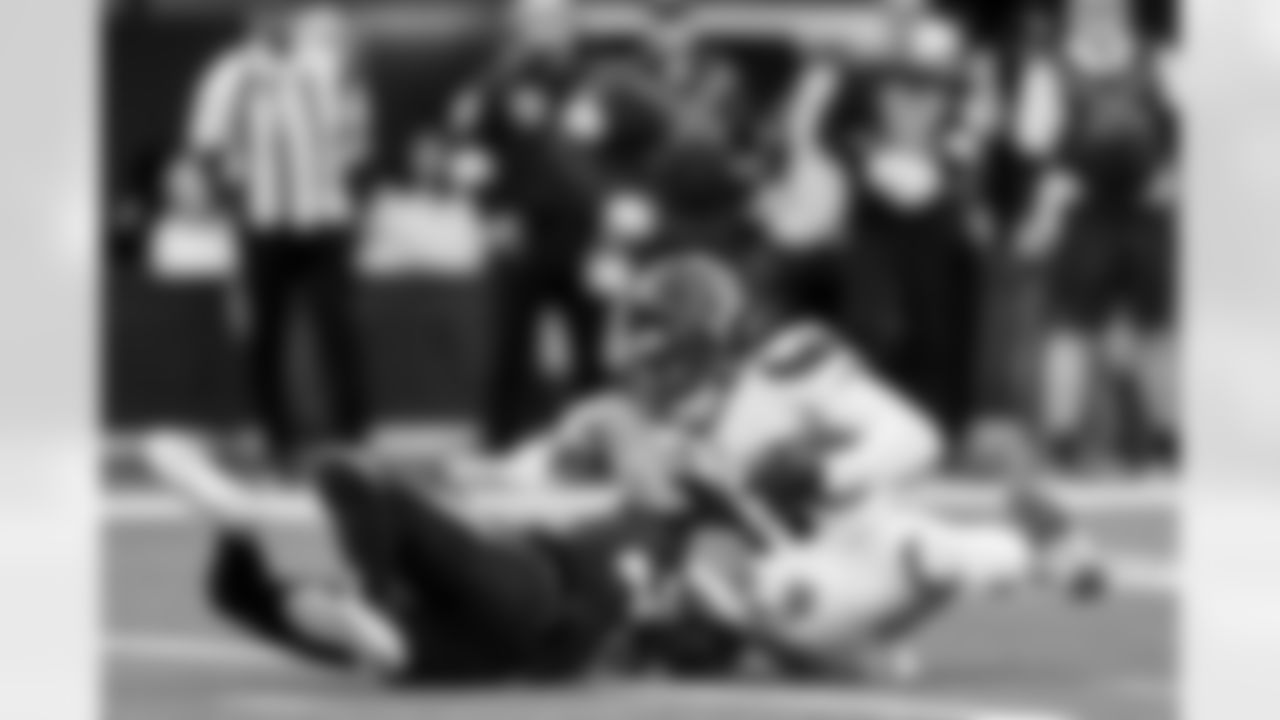 DB Deane Leonard (33)