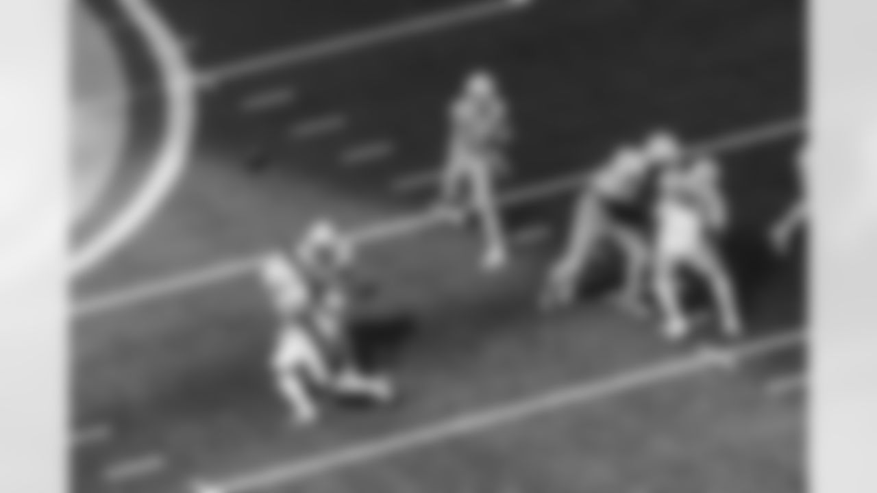 Check out the best shots from the Chargers Week 7 matchup against the Colts!