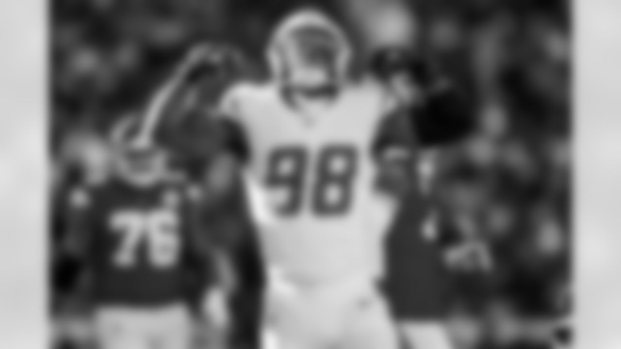 Take a look at the best photos of Chargers 2026 free agent Odafe Oweh