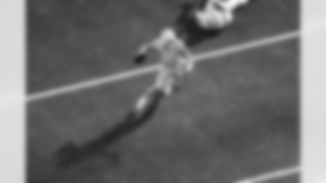 QB Justin Herbert (10)