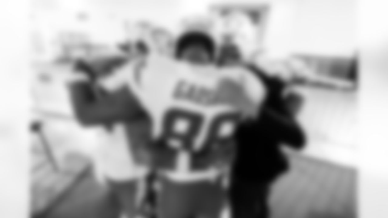 Check out the best shots from the Chargers Week 9 matchup against the Titans!