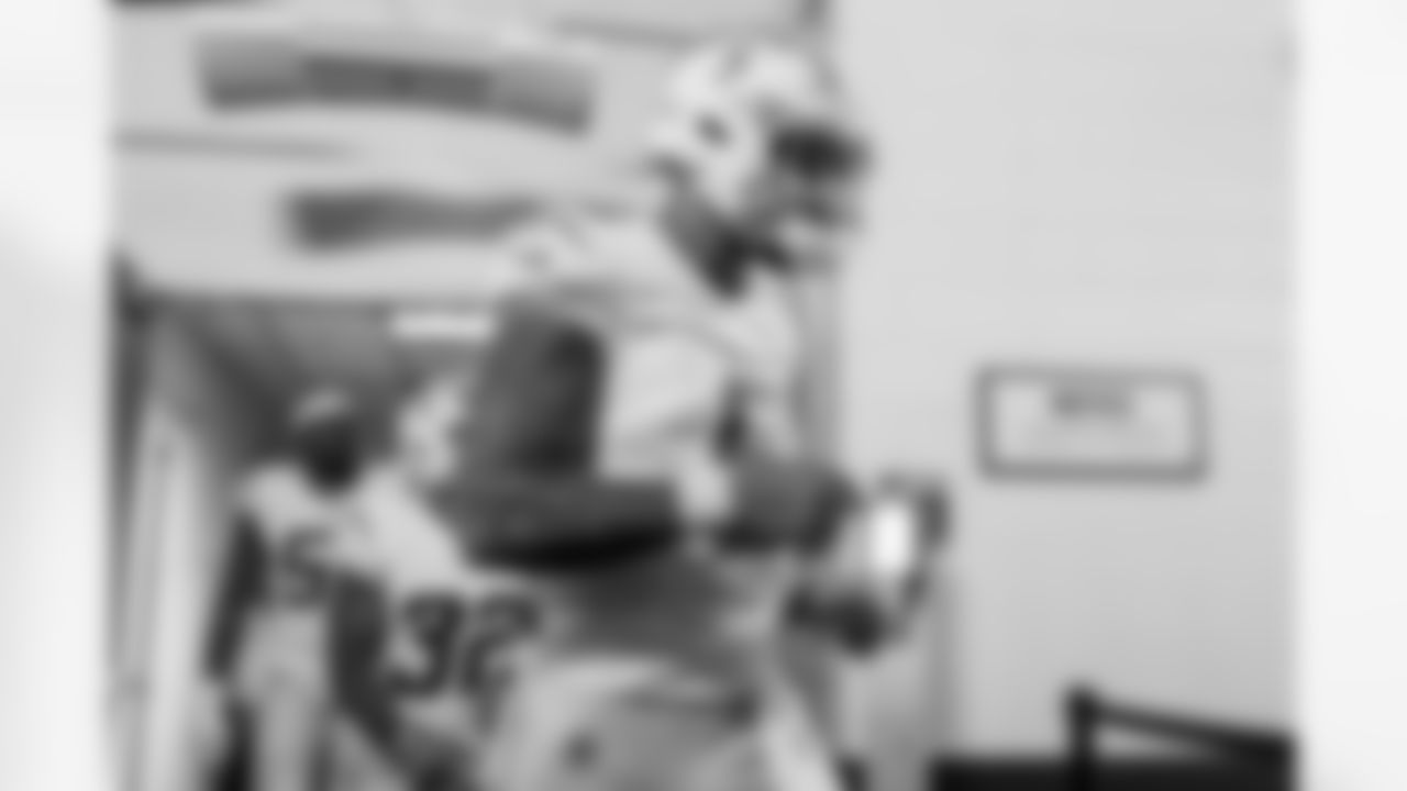 Check out the best shots from the Chargers Week 18 matchup against the Broncos!