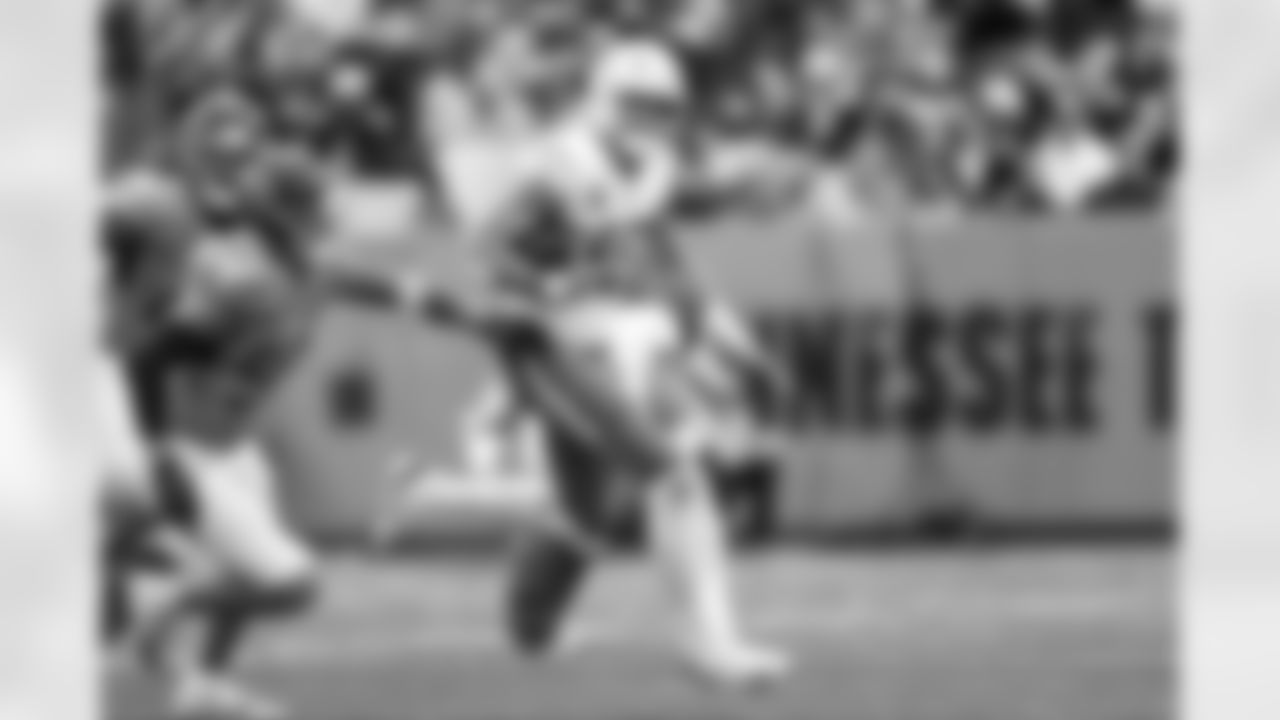 QB Justin Herbert (10)