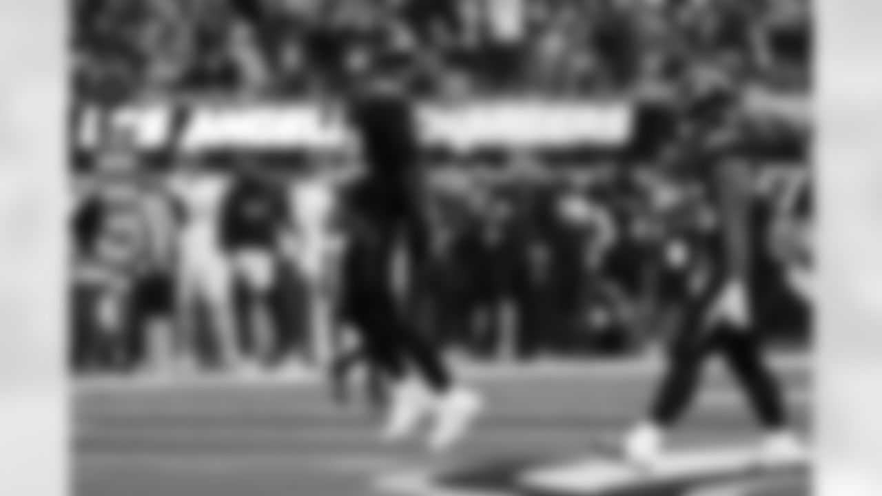 DL Justin Eboigbe (92)