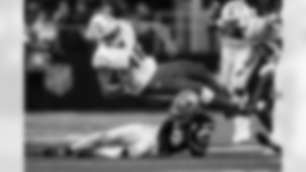 Take a look back at the best photos of Tuli Tuipulotu's 2025 campaign.