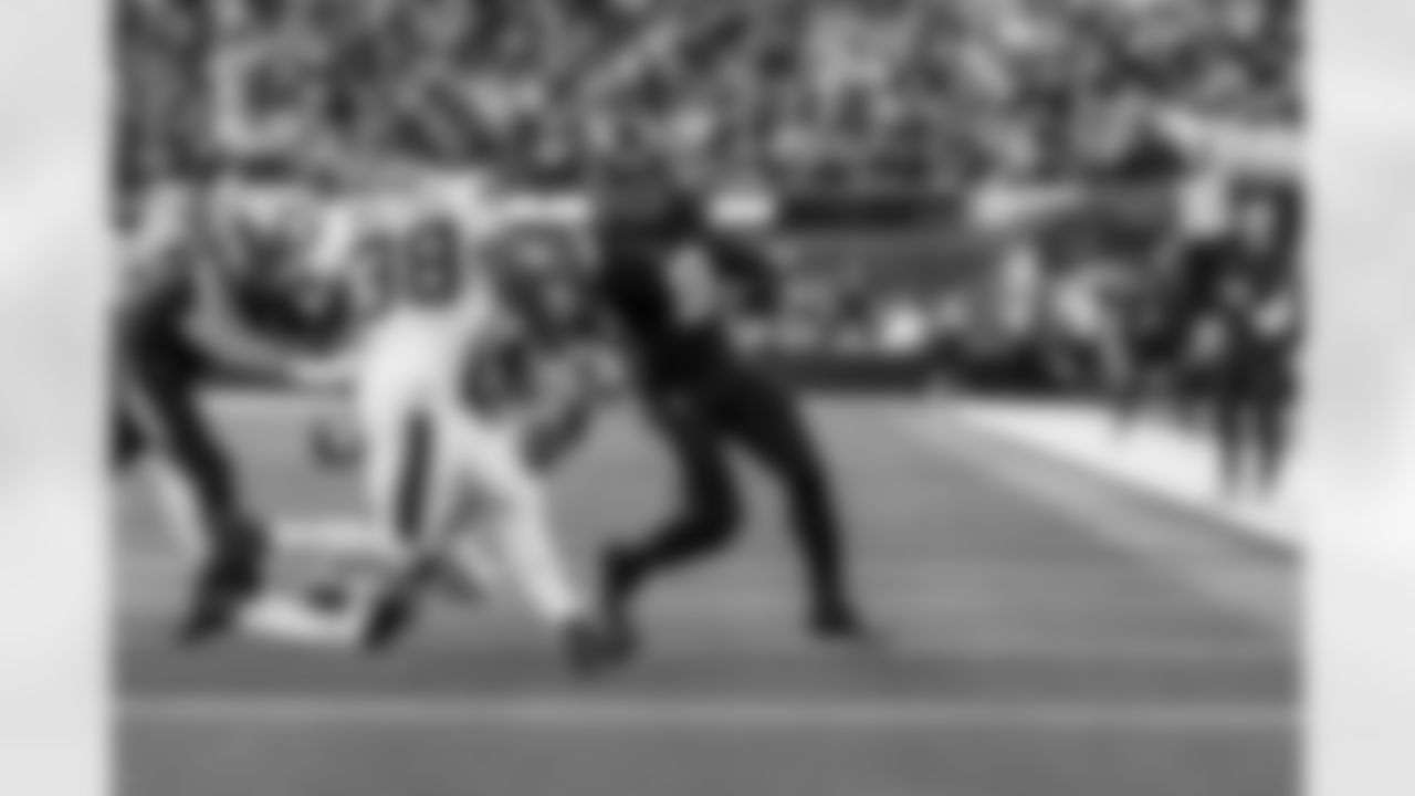 Check out the best shots from the Chargers Week 17 matchup against the Texans!