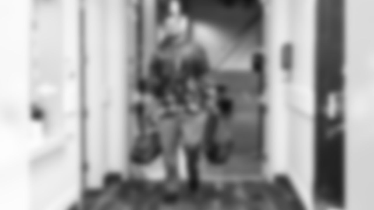 OL Foster Sarell (67)