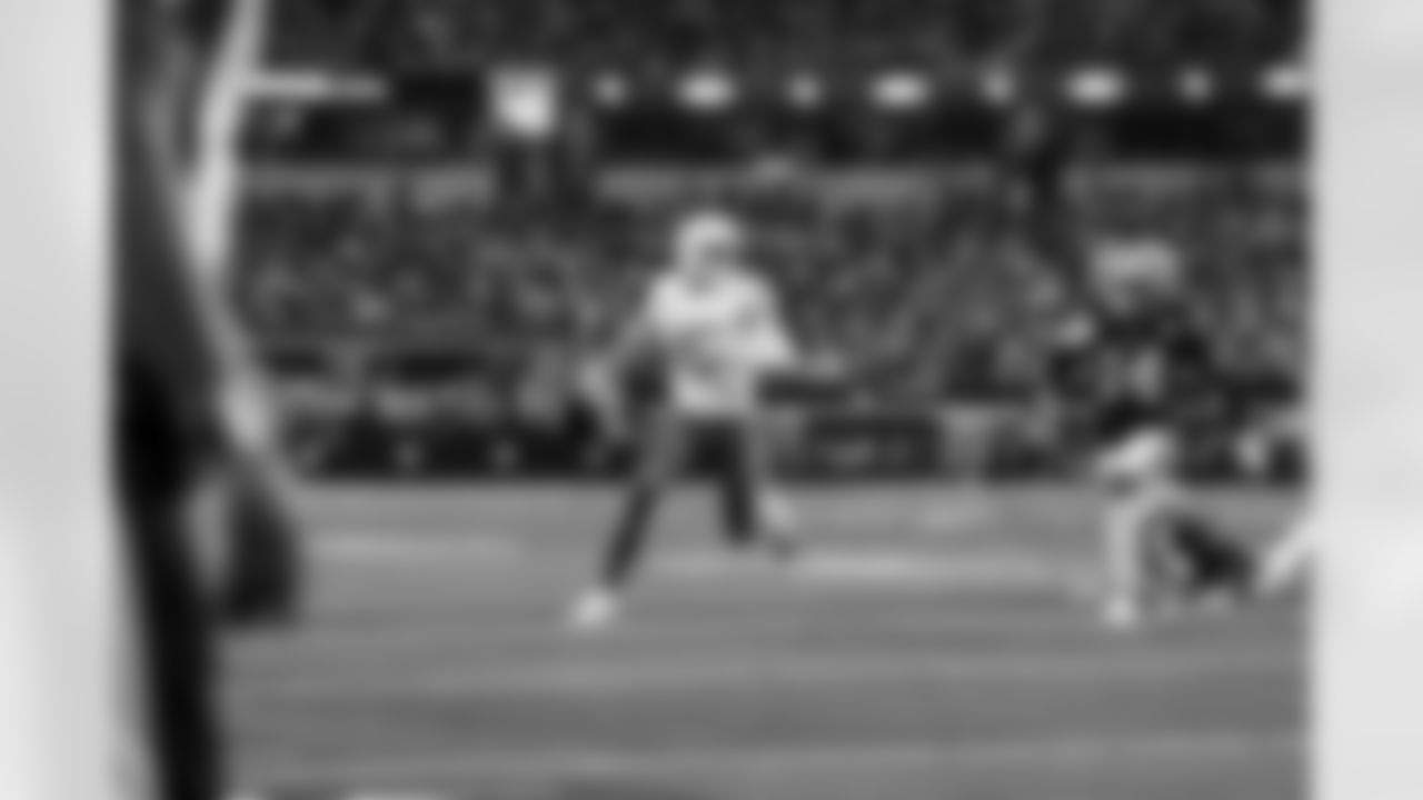 QB Justin Herbert (10)