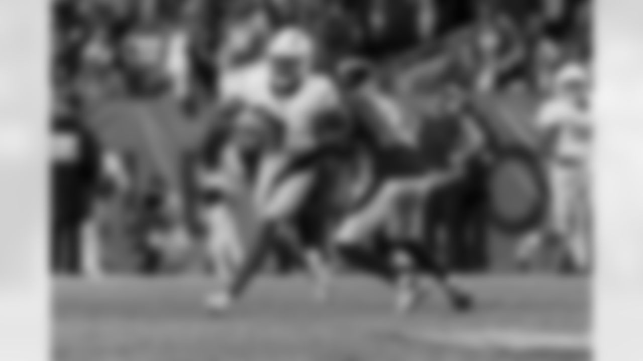 The Los Angeles Chargers play the Denver Broncos on Sunday, December 31, 2023 at Empower Field at Mile High in Denver, CO.
[FINAL SCORE: DEN 16 - LAC 9]