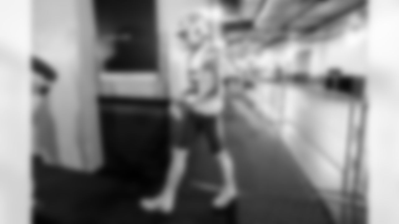 Check out the best shots from the Chargers Week 9 matchup against the Titans!