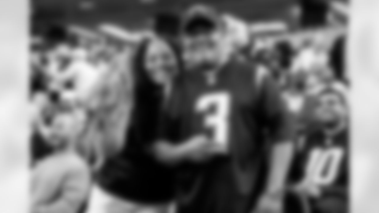 Check out some of the best photos of the Bolt Fam getting together at SoFi Stadium as the Chargers take on the Minnesota Vikings in Week 8!