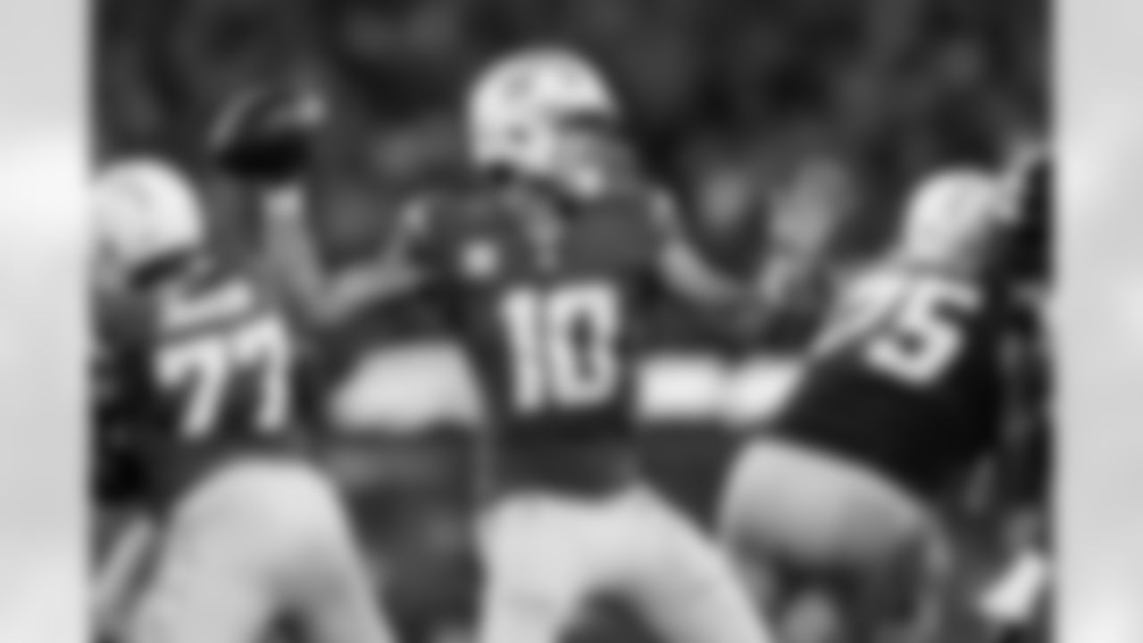 Chargers QB Justin Herbert (#10) in action during their Pro Bowl season.