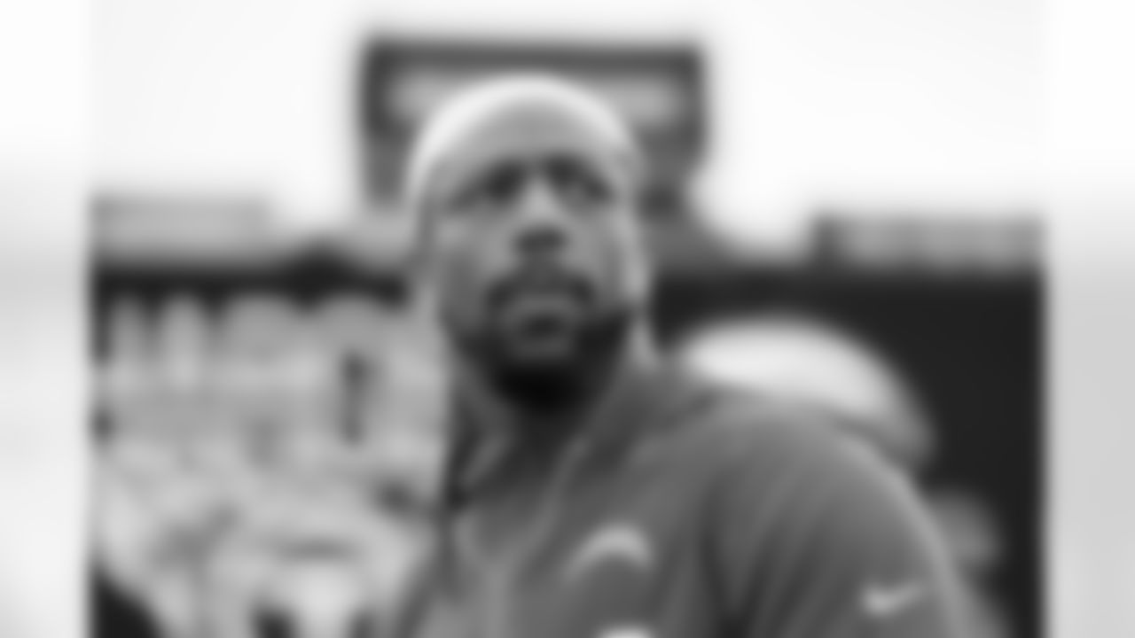 Check out the best shots from the Chargers Week 9 matchup against the Titans!