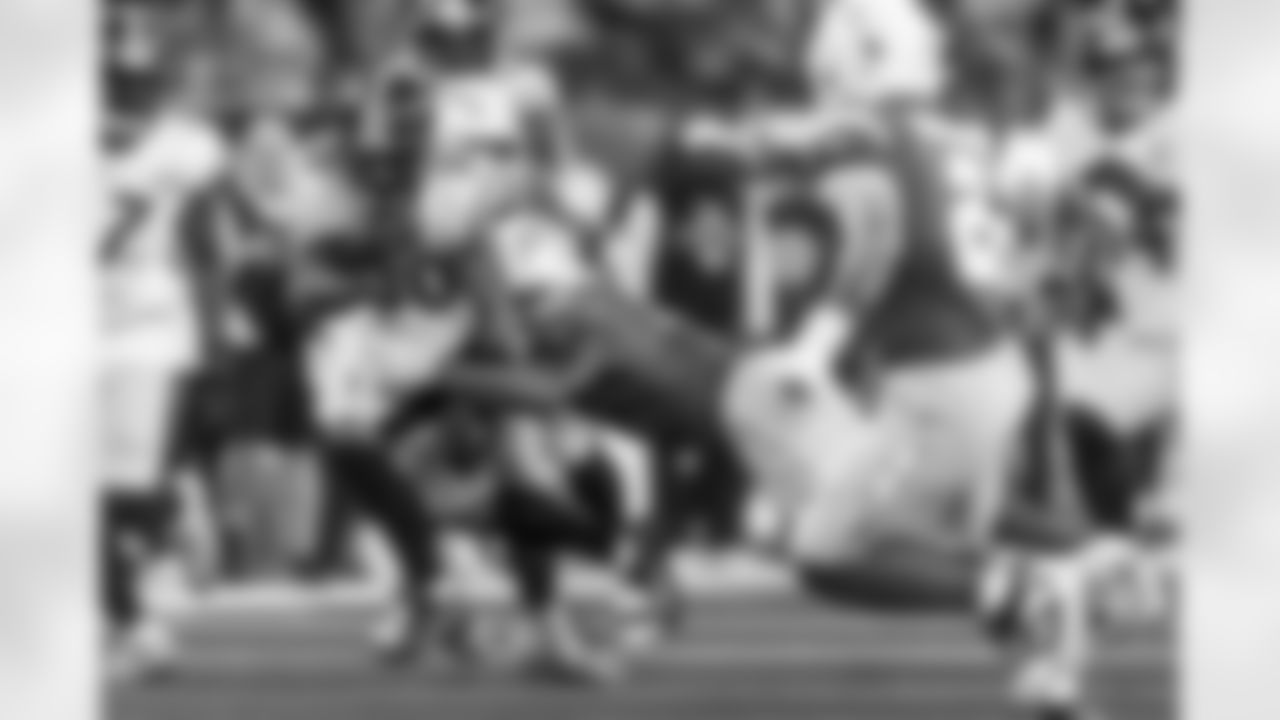 Check out the best shots from the Chargers Week 10 matchup against the Steelers!