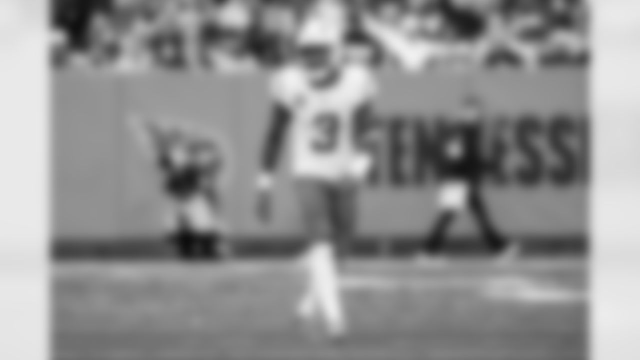 Check out the best shots from the Chargers Week 9 matchup against the Titans!