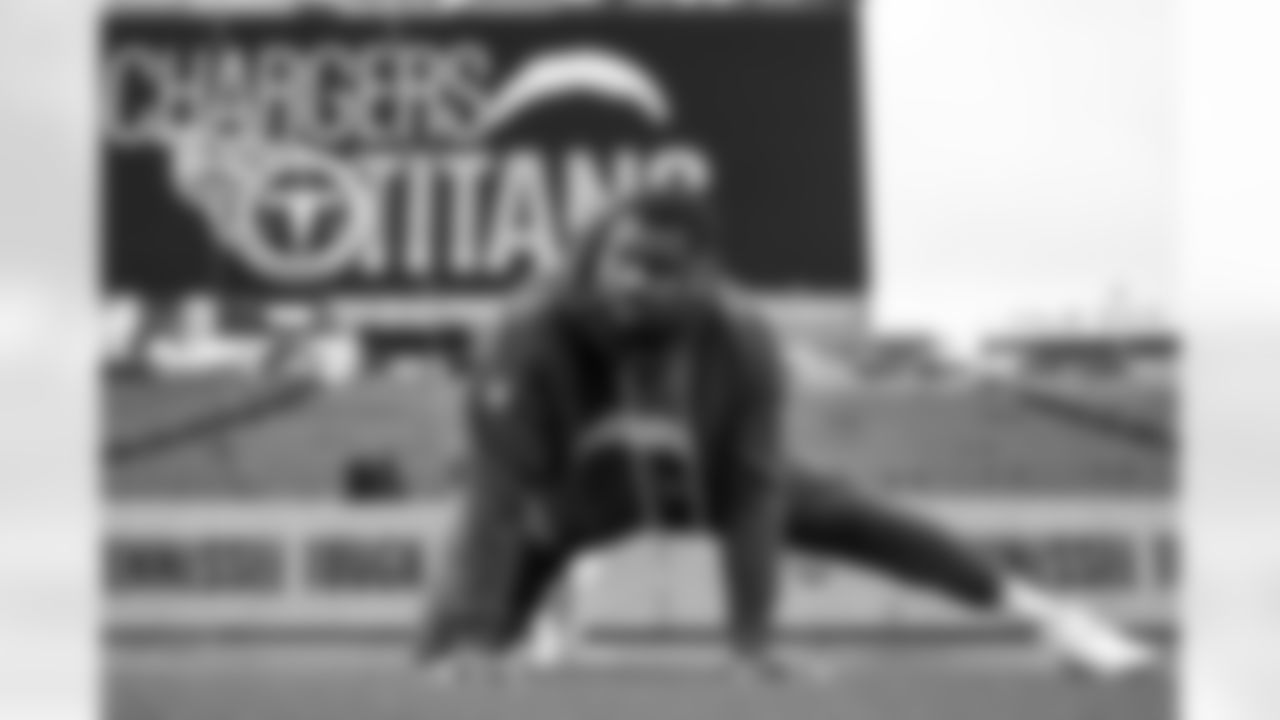 OLB Khalil Mack (52)