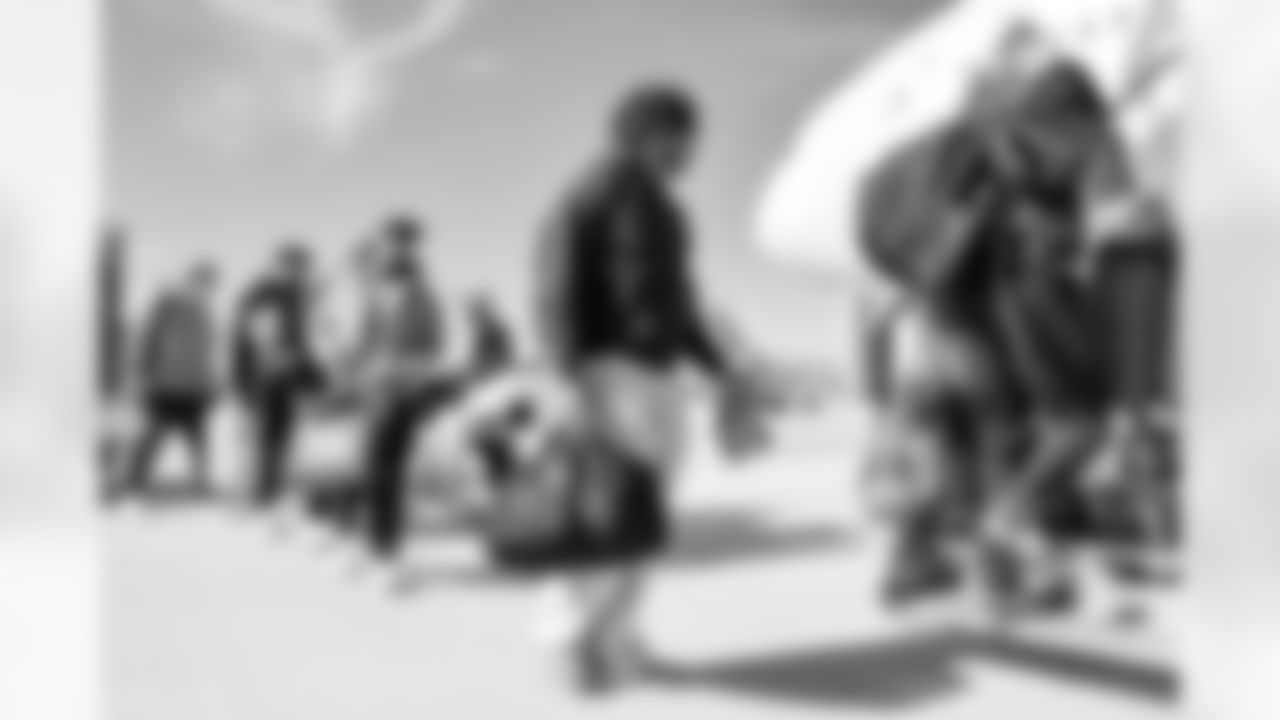 Los Angeles Chargers RB Omarion Hampton (8) travels to New England on Friday, Jan. 9, 2025 for the Wild Card matchup against the New England Patriots.