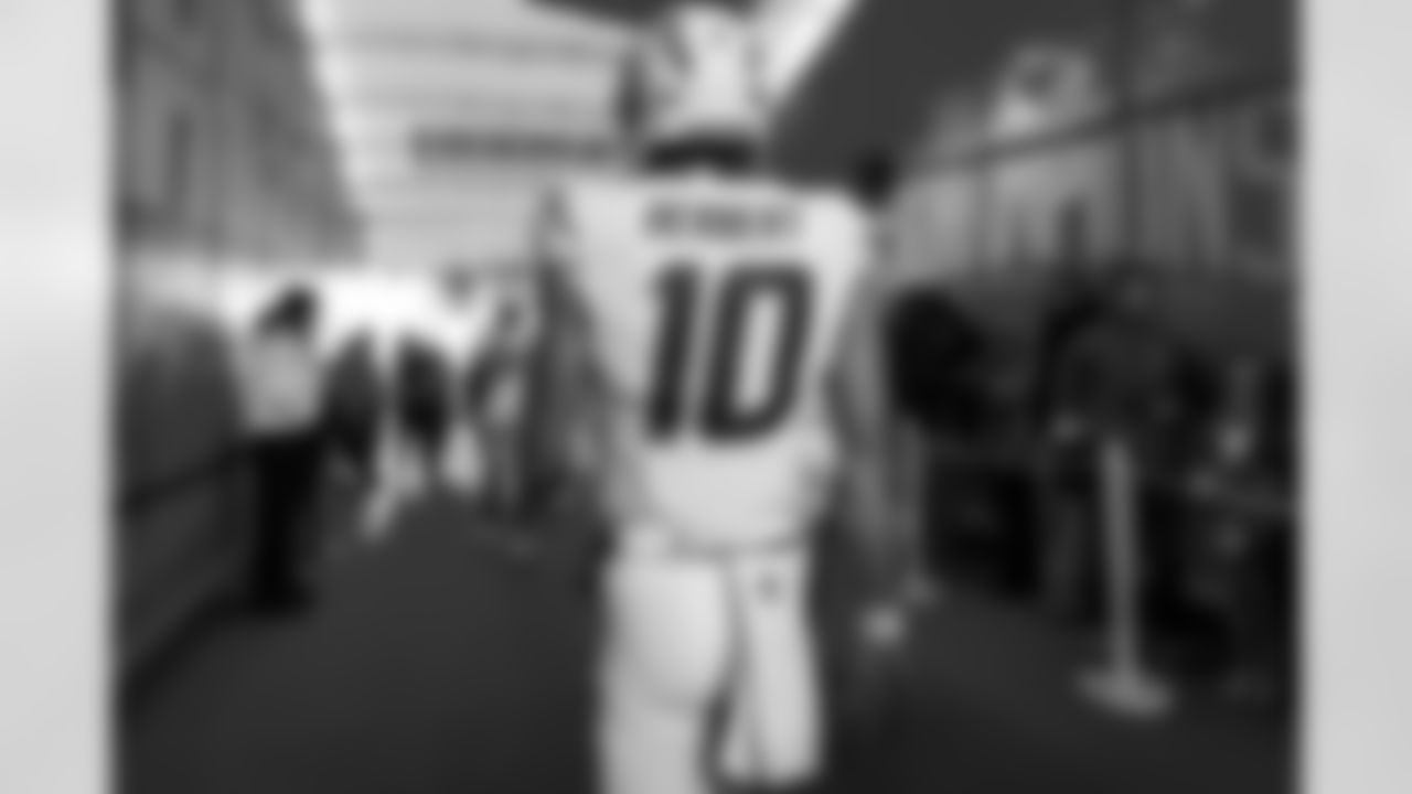 QB Justin Herbert (10)