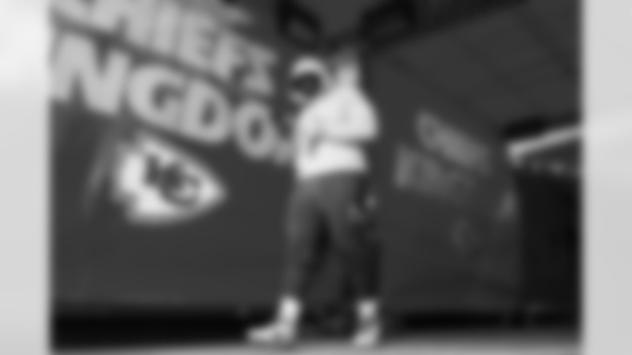 DL Justin Eboigbe (92)