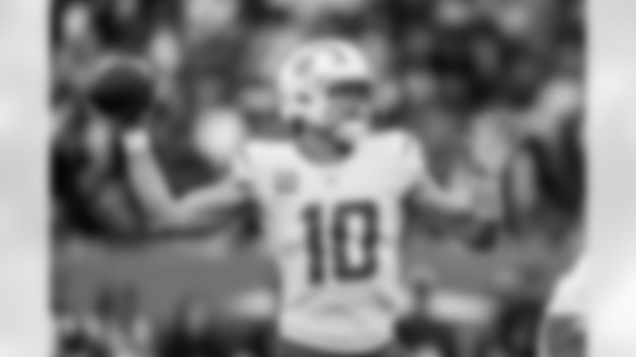 Take a look back at the best photos of Justin Herbert's 2025 campaign.