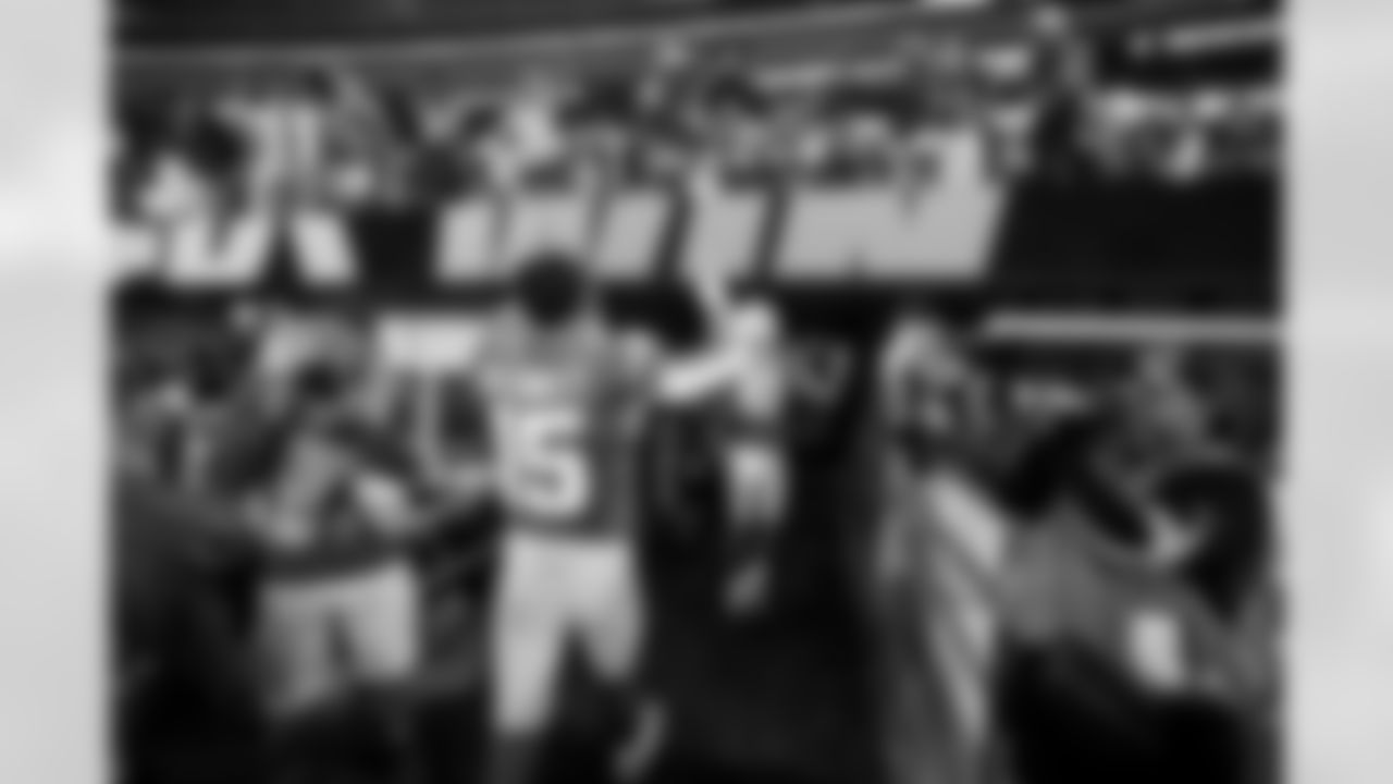 WR Ladd McConkey (15)