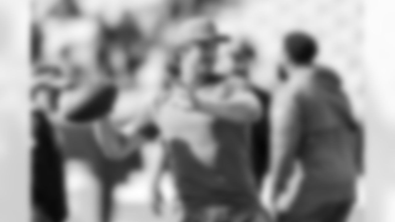 QB Justin Herbert (10)