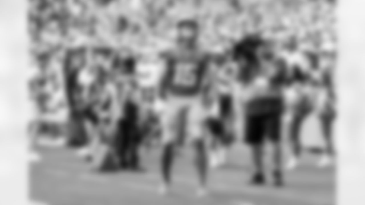 WR Ladd McConkey (15)