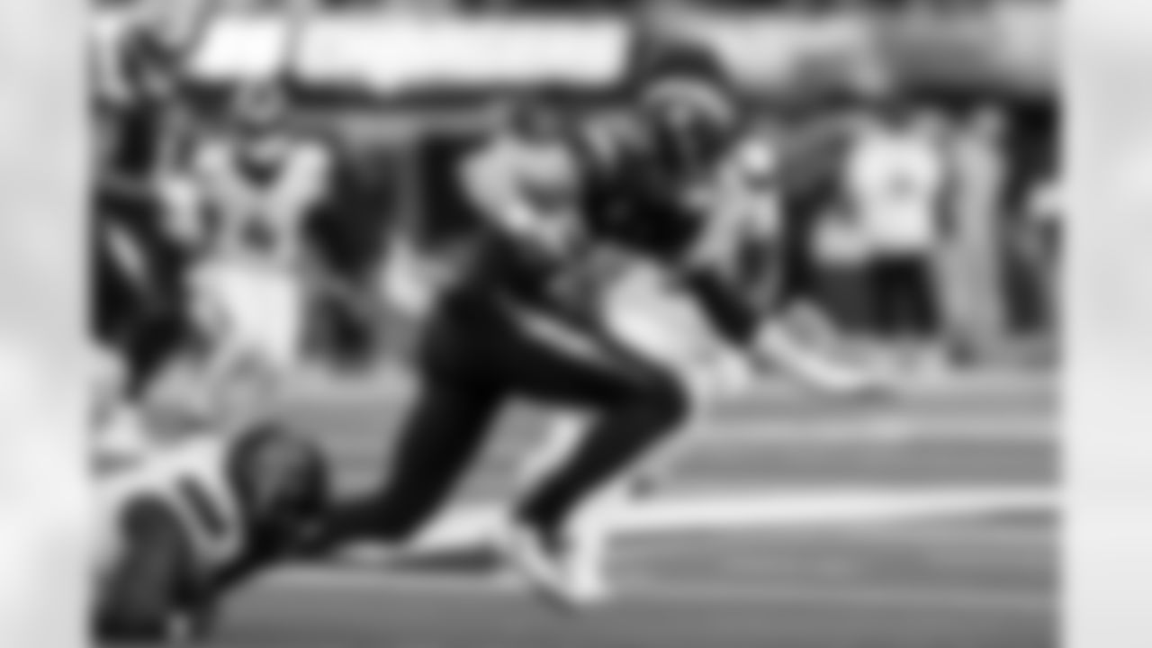 QB Justin Herbert (10)