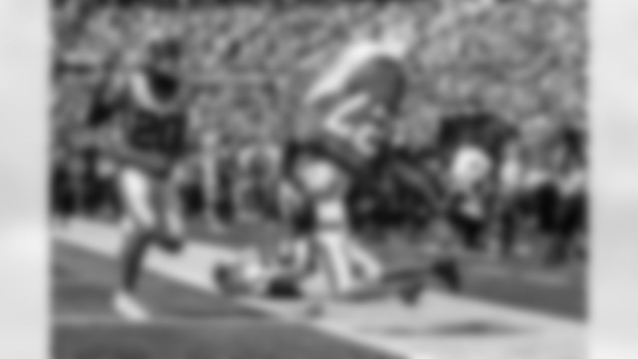 The Los Angeles Chargers play the Carolina Panthers on Sunday, September 15, 2024 at Bank of America Stadium in Charlotte, NC.
[FINAL SCORE: LAC 26 - CAR 3]