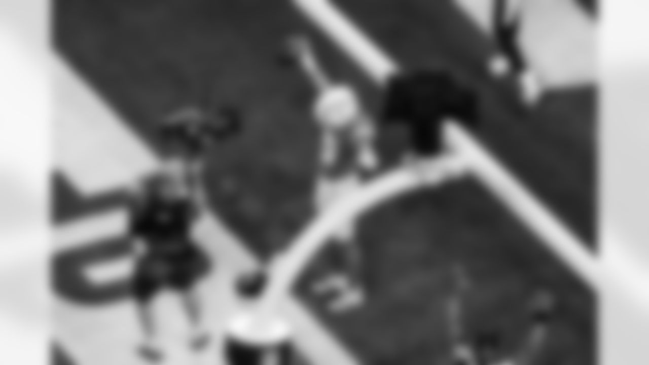 WR Ladd McConkey (15)