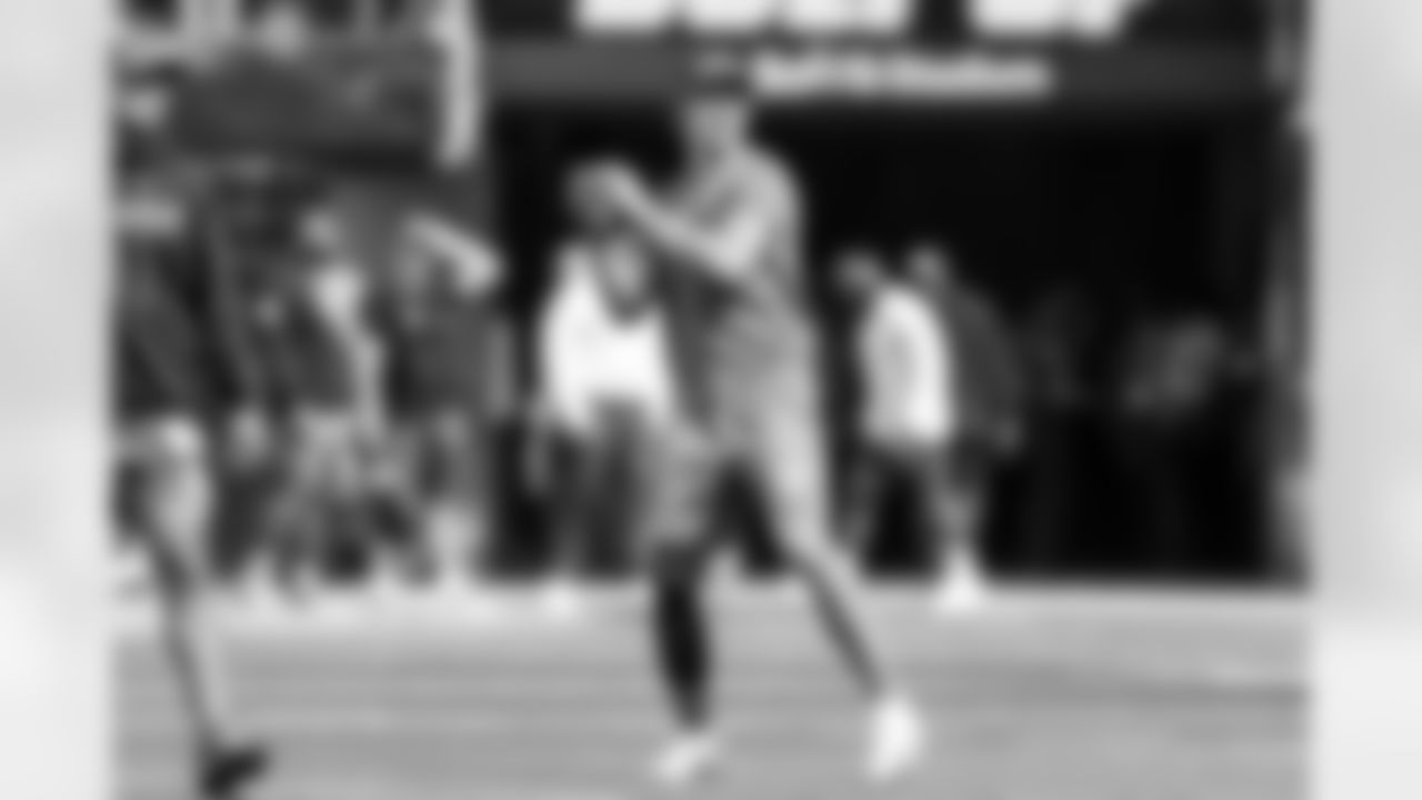 QB Justin Herbert (10)