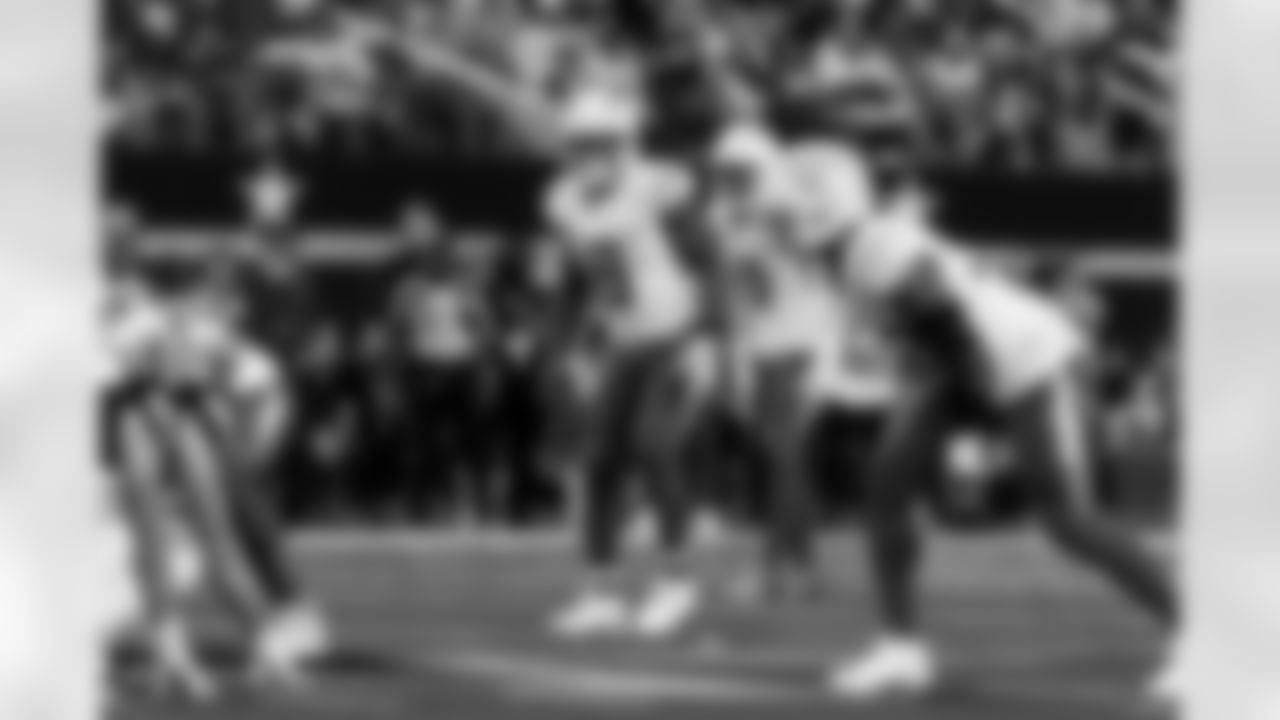 Check out the best shots from the Chargers Week 16 matchup against the Cowboys!