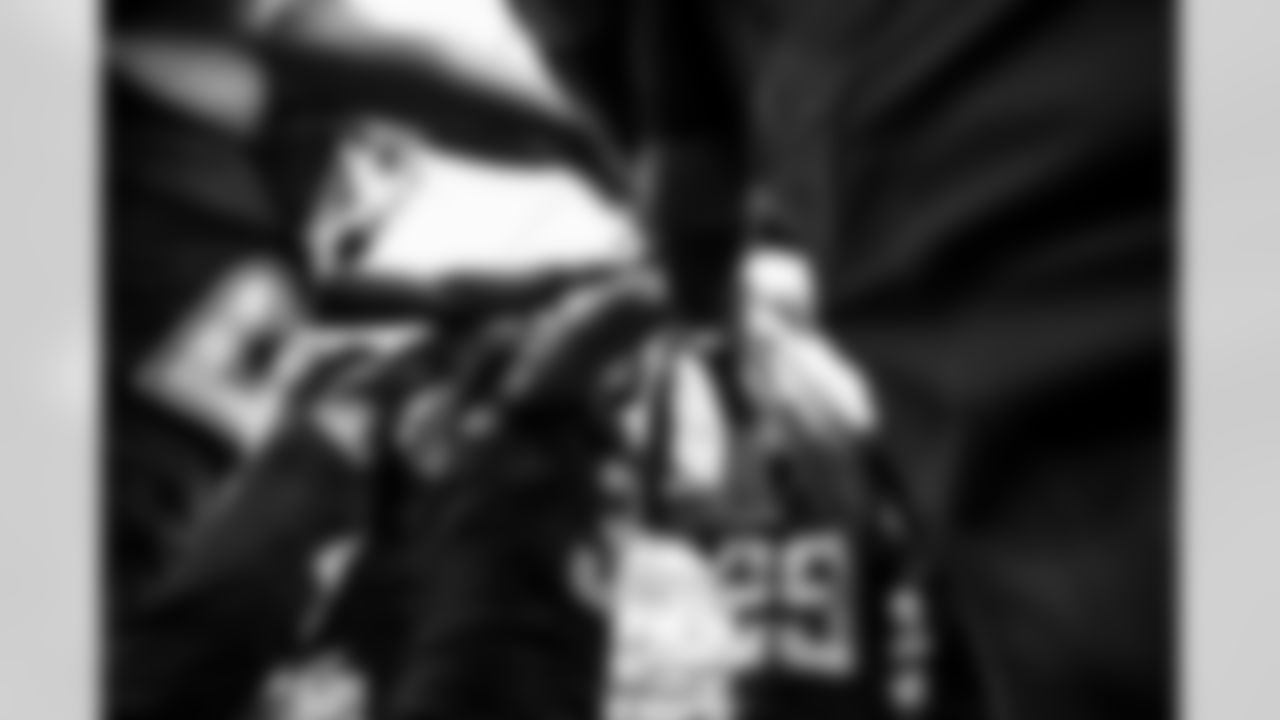 CB Tarheeb Still (29) and S Derwin James Jr. (3)