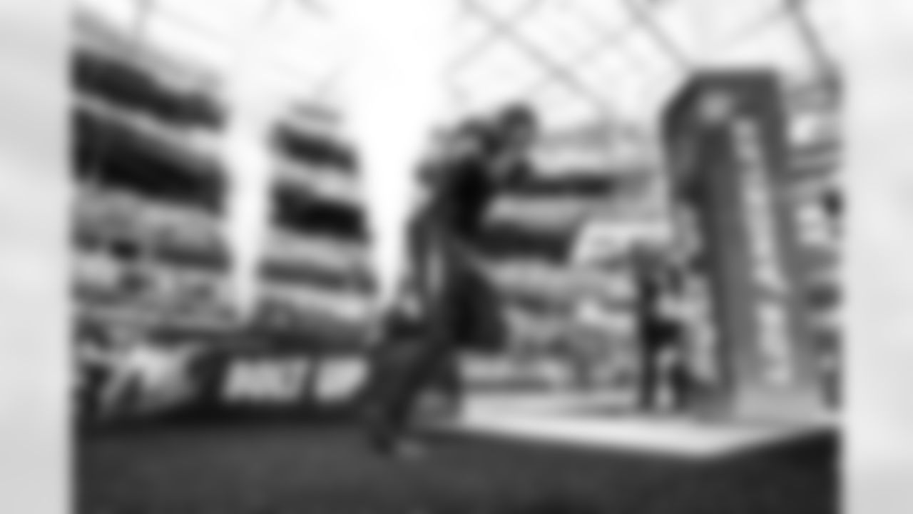 LB Daiyan Henley (0)